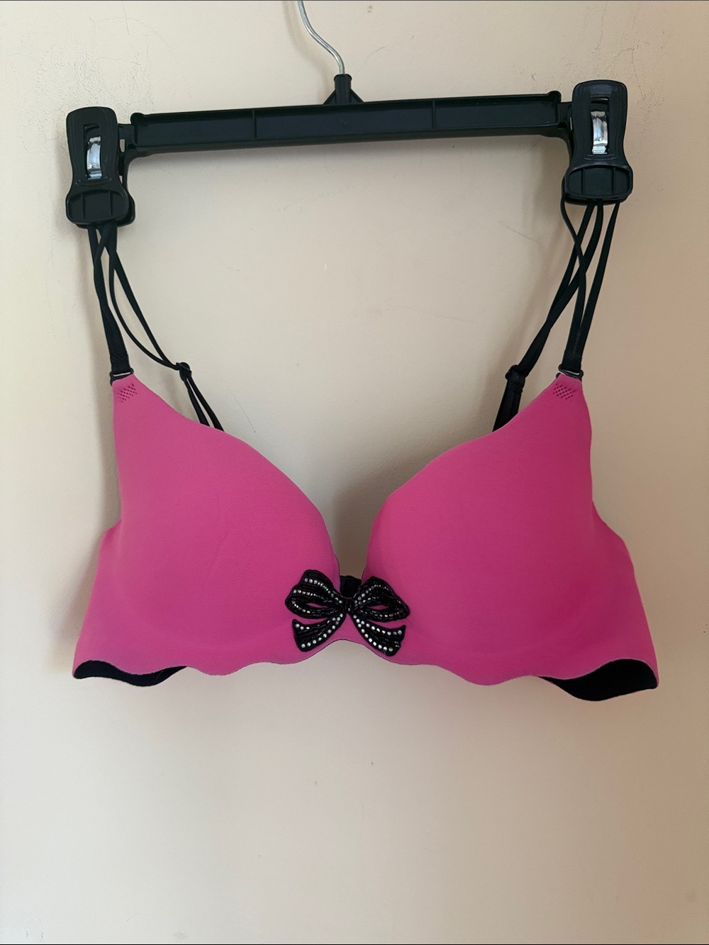 Victoria's Secret Pink Very Sexy Pushup Padded Bra with‎ Black Bow Accent 34B